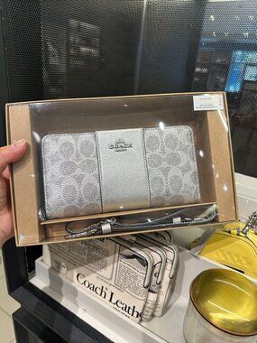 NWT! Coach CCL91 Boxed Large Wallet In Metallic Signature Canvas Silver Gray